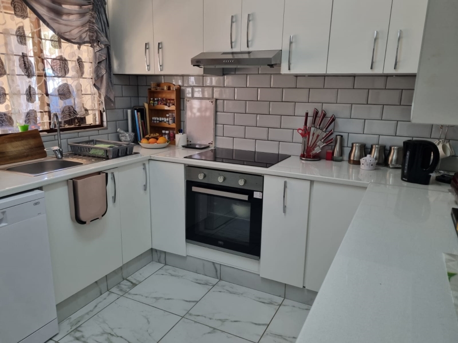 3 Bedroom Property for Sale in Van Riebeeck Hoogte Eastern Cape